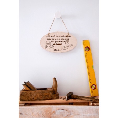 Drewniana tabliczka z personalizacją dla chłopaka