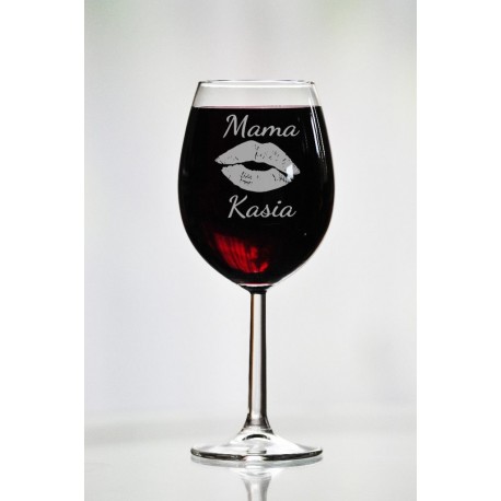 Personalizowany kieliszek do wina z motywem ust dla mamy